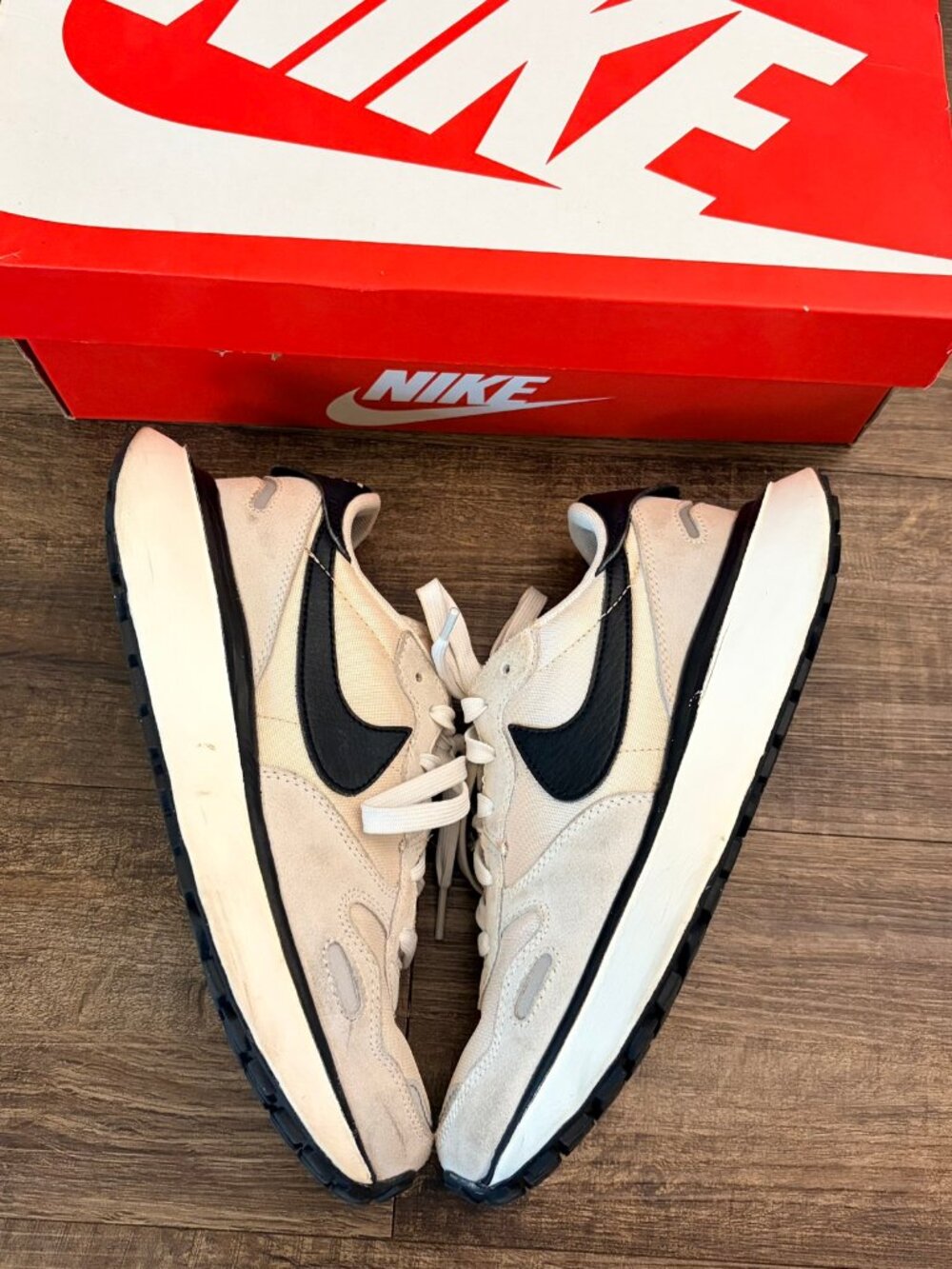 Nike Phoenix Waffle Women Size 7 Summit White Black Retro Runner Sneakers